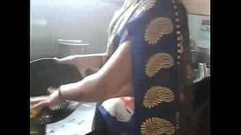 Desi indian Kannada aunty hot navel hip video