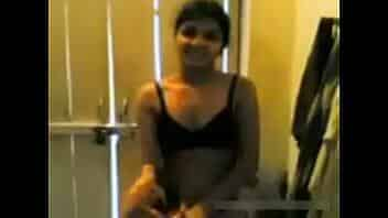 Indian girl showing something in her body video