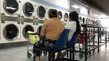 Latina Laundromat SHOEPLAY video