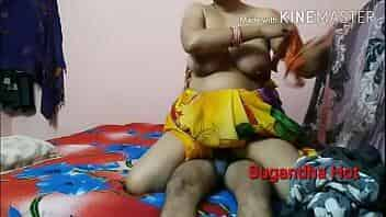 चाची को नशीली गुझिया खिलाकर उनकी इज्जत से खेला video