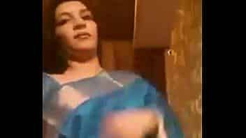 Indian Hot Tamil Aunty Removing Dress video