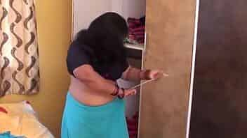 bangla chuda chudi HOT AUNTY CHANGING HER DRESS FOR PLAYINY BASKETBOAL video